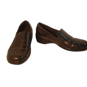 Clarks Black slip on shoes 8M1.5 inch heel leather uppers elastic at upper foot